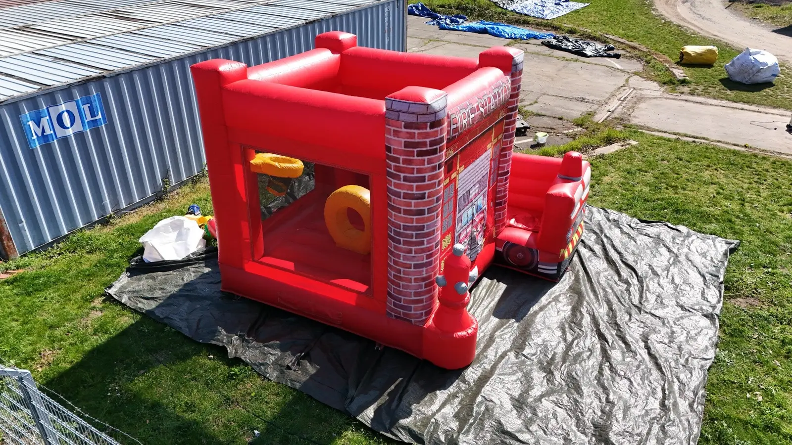Feuerwehr mit Rutsche von Andre's Hüpfburgverleih