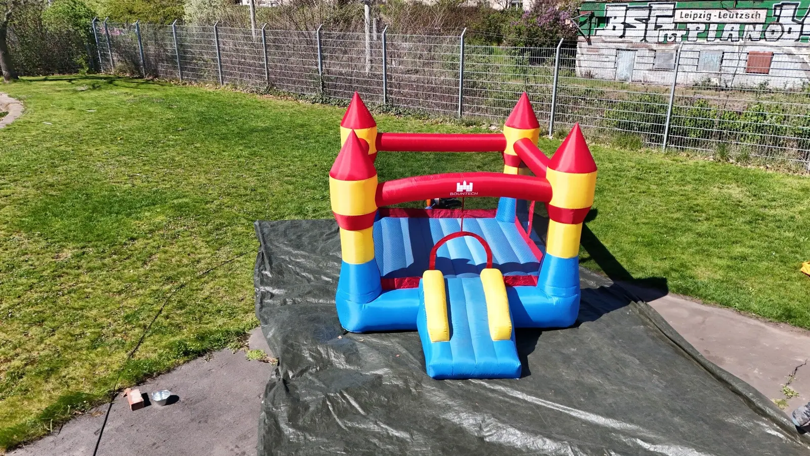 Schloss Nylon – kompakt von Andre's Hüpfburgverleih