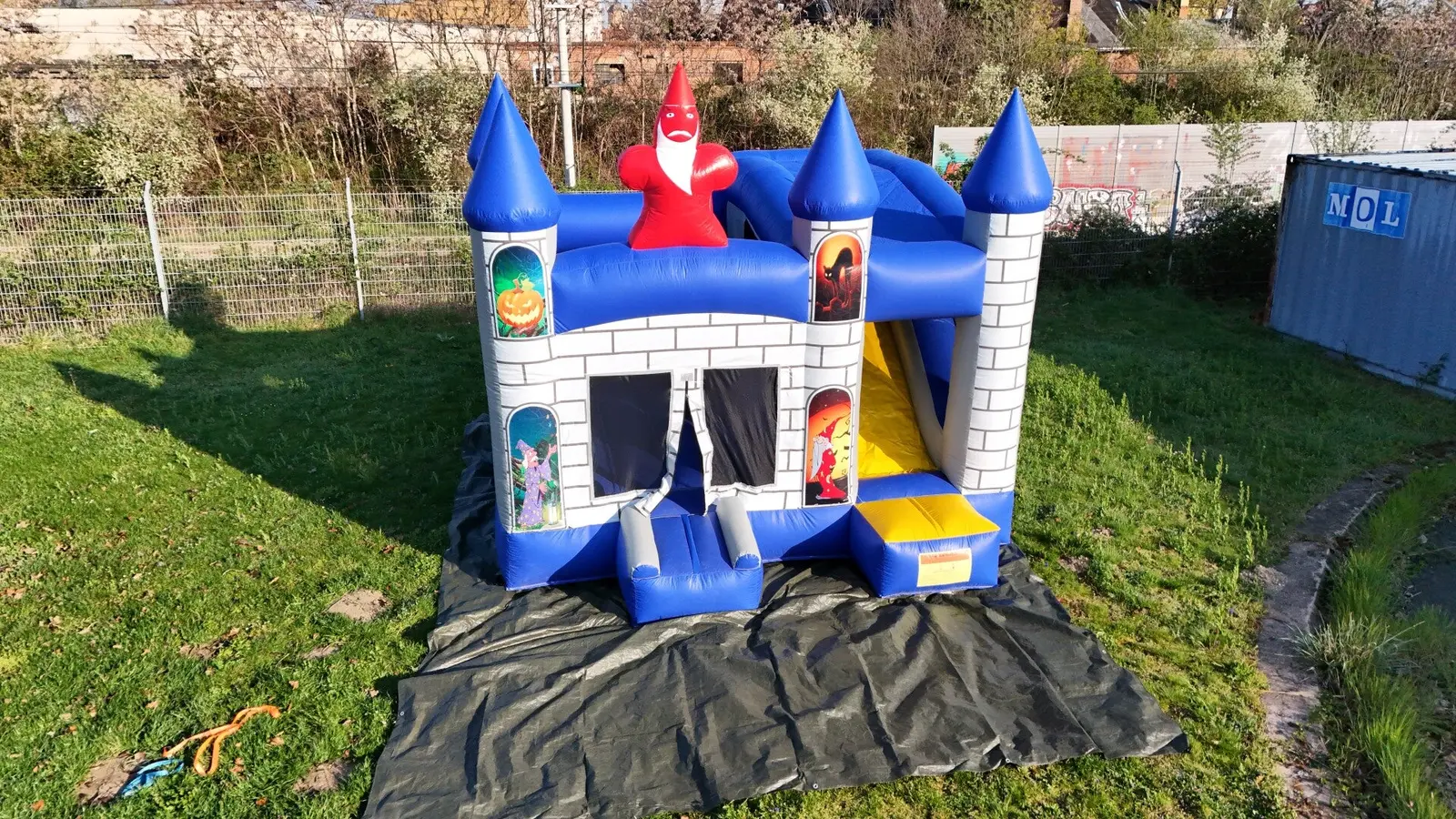 Zauberer mit Rutsche von Andre's Hüpfburgverleih